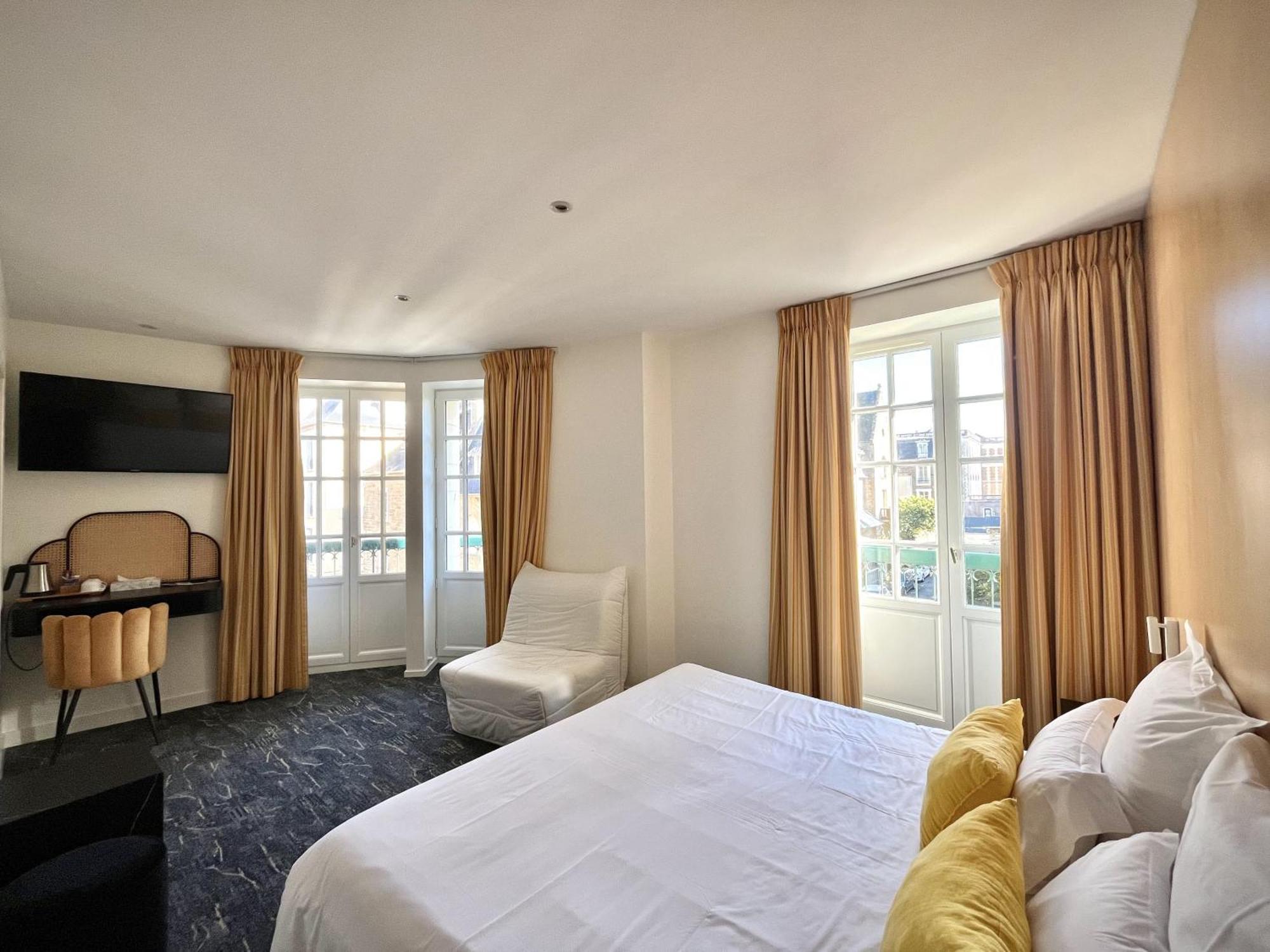 Hotel Balmoral Dinard Bagian luar foto